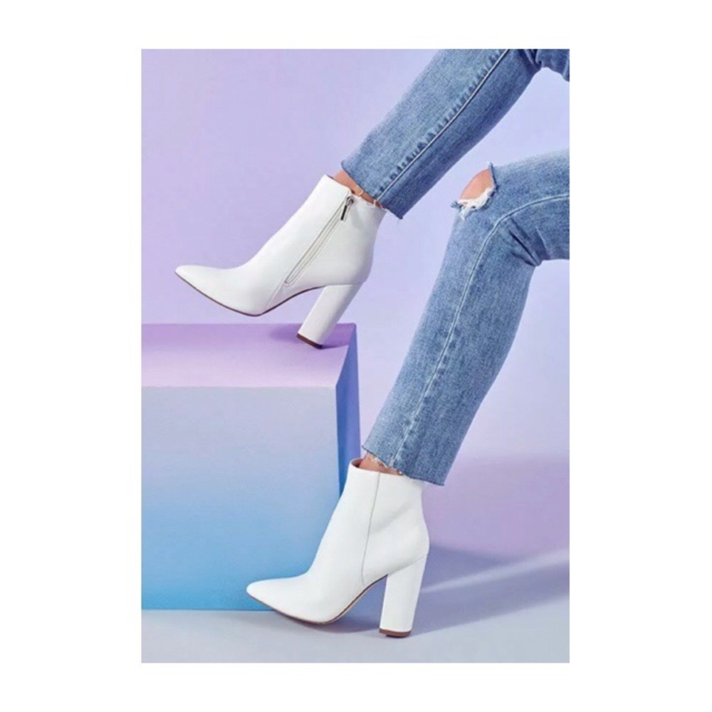 NEW WITH BOX Justfab Rosamund booties